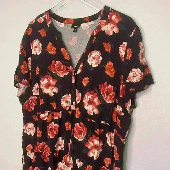 Torrid Black Red Floral Babydoll Rayon Twill Button Front Tiered Top 3 3X 22/24 - Picture 3 of 7
